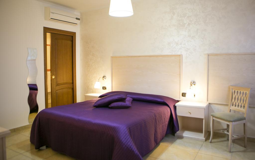 Hotel Miramare Marina di Schiavonea Zimmer foto